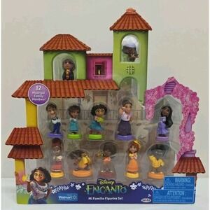 Disney's Encanto‎ Movie Exclusive Mi Familia Character 12 Toy Figure Set Figures